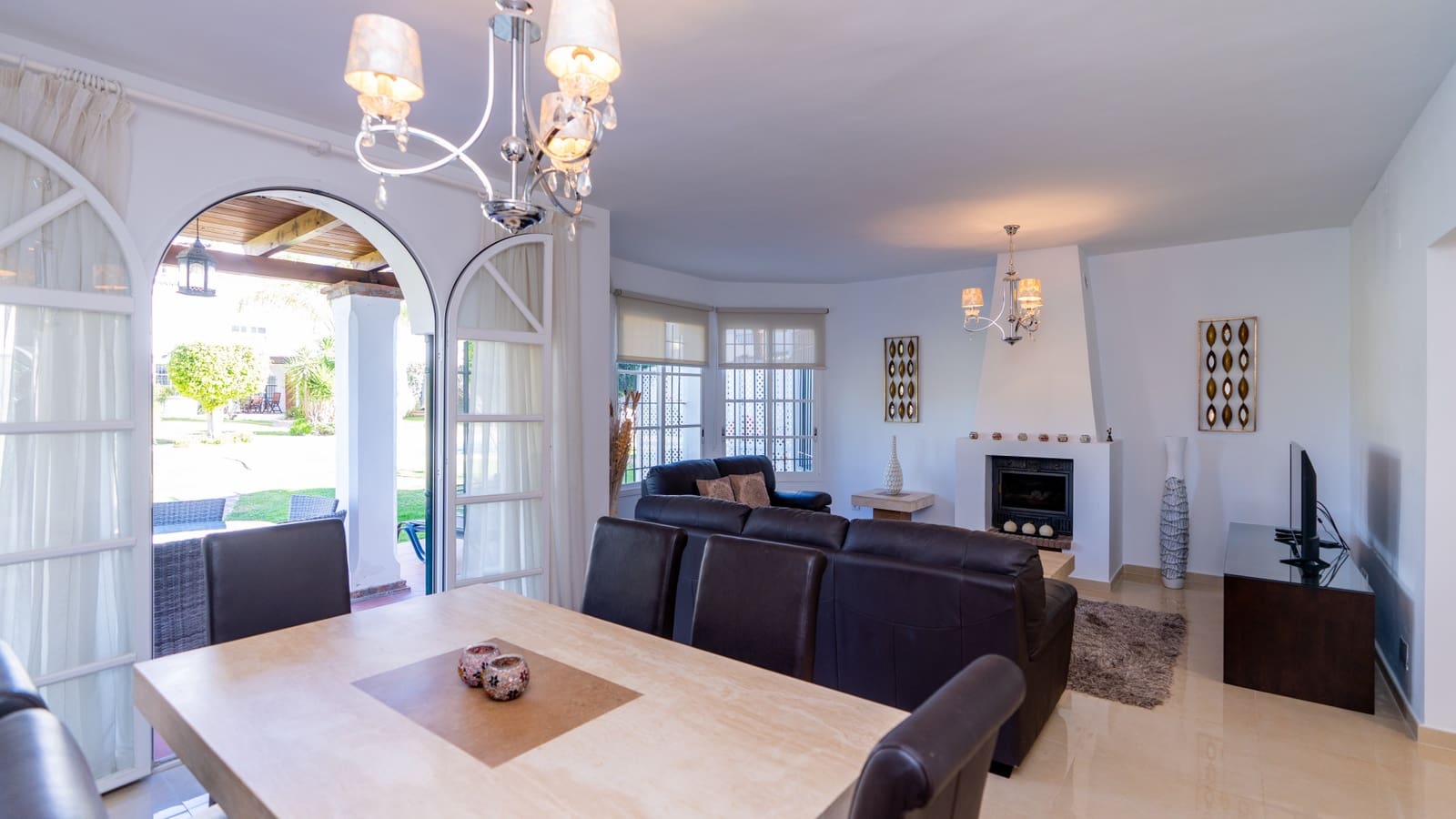 3 soveværelse Villa til salg i Marbella med swimmingpool garage - € 520.000 (Ref: 9405684)