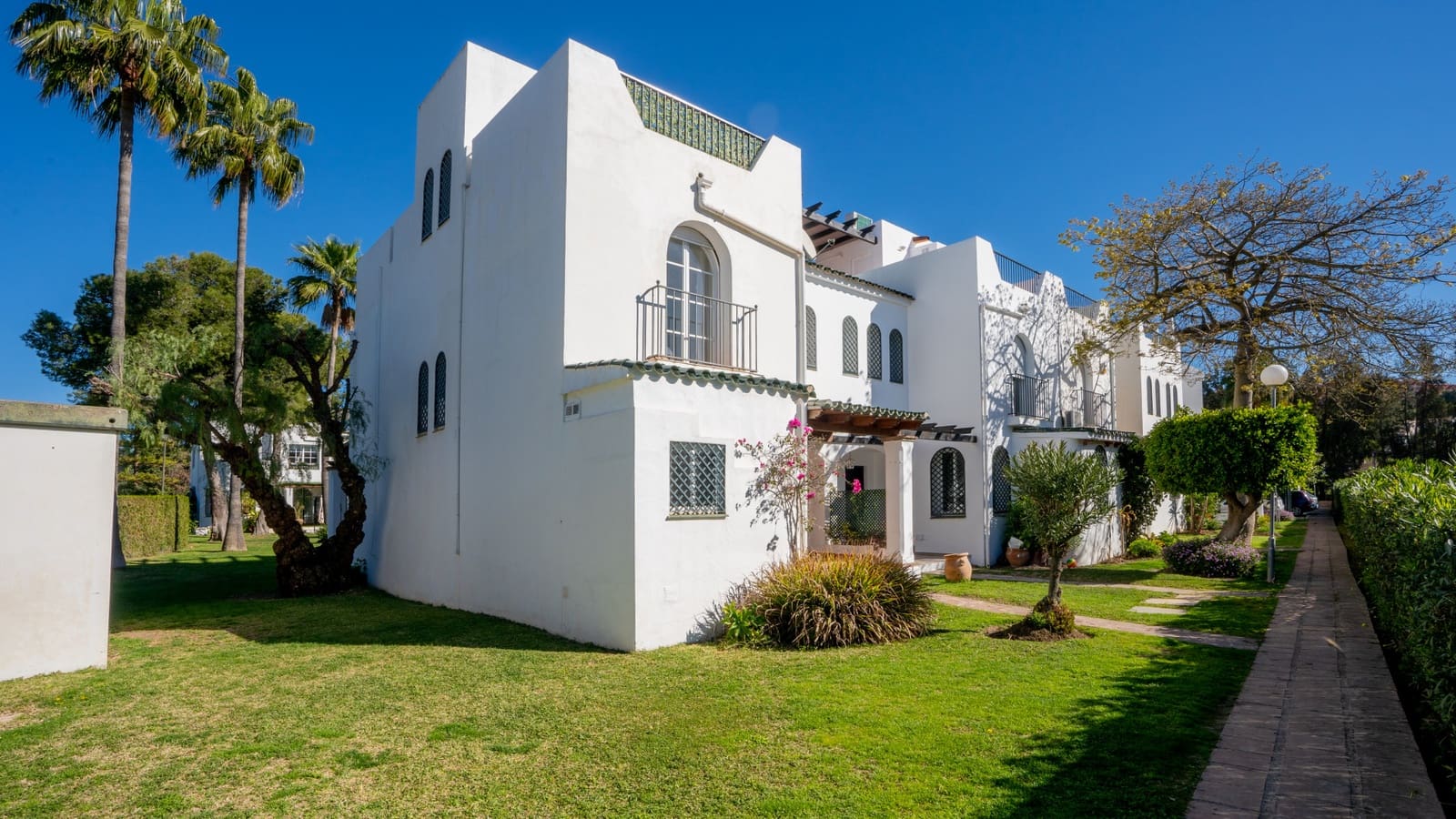 3 soveværelse Villa til salg i Marbella med swimmingpool garage - € 520.000 (Ref: 9405684)