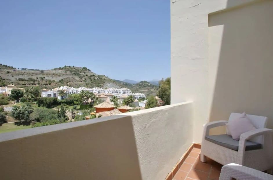 2 sypialnia Apartament na sprzedaż w La Quinta z basenem garażem - 650 000 € (Ref: 9405687)