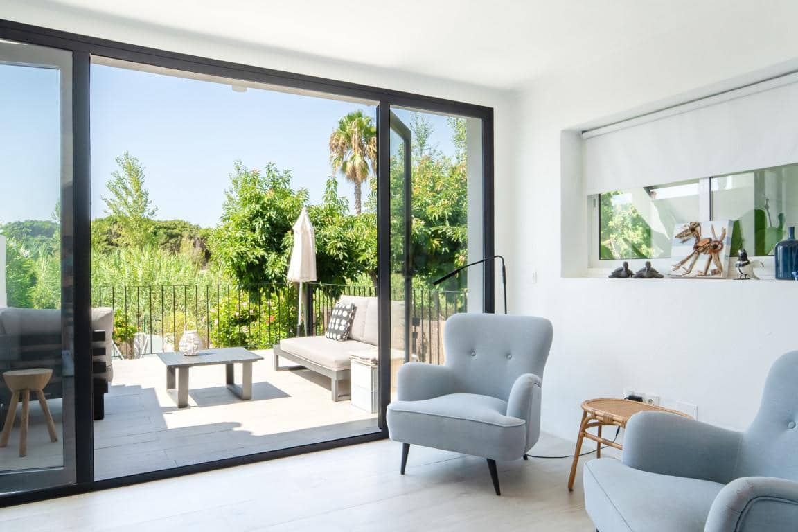 2 soverom Villa til salgs i New Golden Mile med svømmebasseng garasje - € 649 000 (Ref: 9405701)