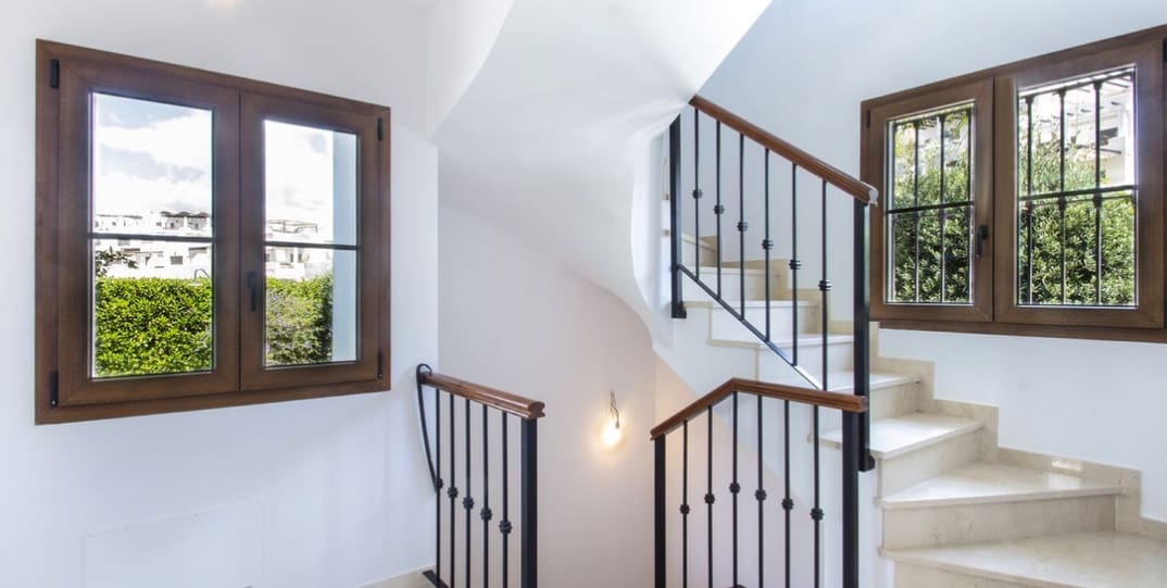 4 soverom Villa til salgs i Estepona med svømmebasseng garasje - € 815 000 (Ref: 9405716)