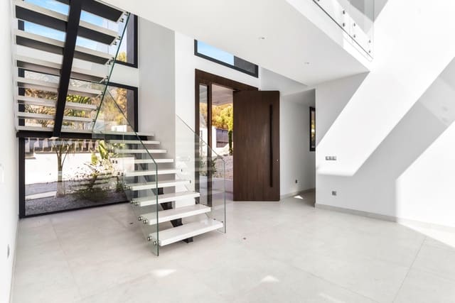 Chalet de 5 habitaciones en Marbella en venta con piscina garaje - 2.450.000 € (Ref: 9405746)