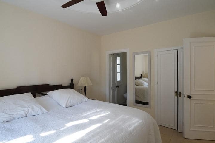 6 soverom Villa til salgs i Nueva Andalucia med svømmebasseng garasje - € 1 100 000 (Ref: 9447434)