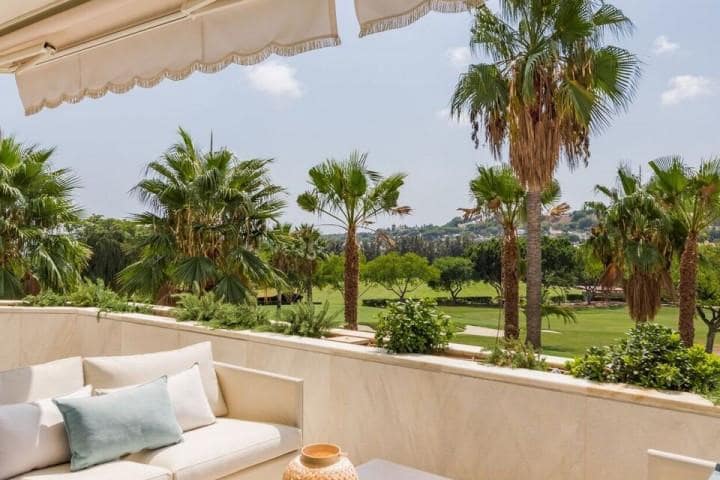 Ático de 3 habitaciones en Marbella en venta con piscina garaje - 2.495.000 € (Ref: 9447447)