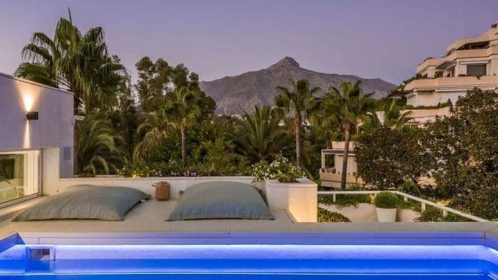 Ático de 3 habitaciones en Marbella en venta con piscina garaje - 2.495.000 € (Ref: 9447447)