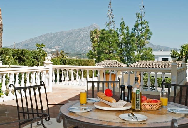 4 soverom Villa til salgs i Marbella med svømmebasseng garasje - € 1 245 000 (Ref: 9447450)