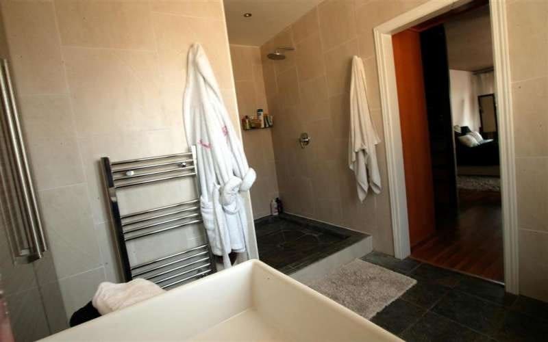 4 bedroom Villa for sale in Marbella with pool garage - € 995,000 (Ref: 9447451)