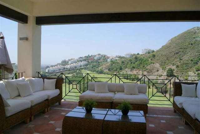 7 quarto Moradia para venda em Marbella com piscina garagem - 3 295 000 € (Ref: 9447452)