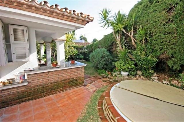 Chalet de 4 habitaciones en Marbella en venta con piscina garaje - 495.000 € (Ref: 9447456)