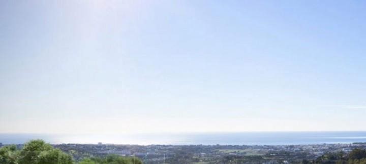 Apartamento de 3 habitaciones en Marbella en venta con piscina garaje - 830.000 € (Ref: 9447463)