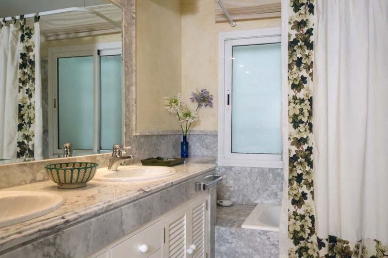 3 makuuhuone Huoneisto myytävänä paikassa Marbella mukana uima-altaan - 770 000 € (Ref: 9447472)