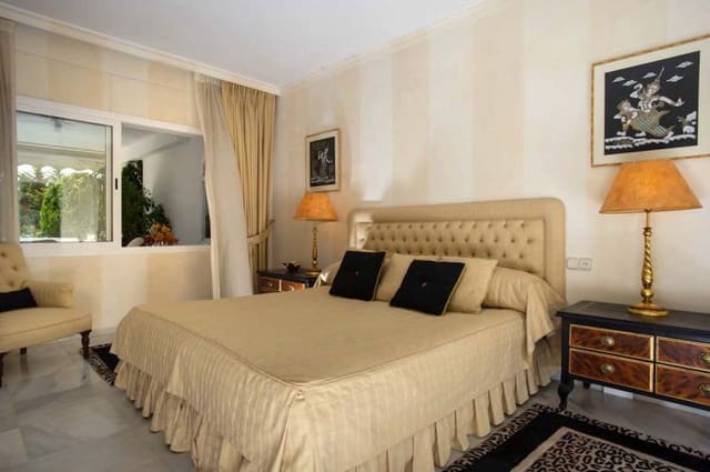 3 Zimmer Apartment zu verkaufen in Marbella mit Pool - 770.000 € (Ref: 9447472)