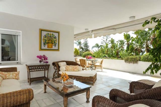 3 Zimmer Apartment zu verkaufen in Marbella mit Pool - 770.000 € (Ref: 9447472)