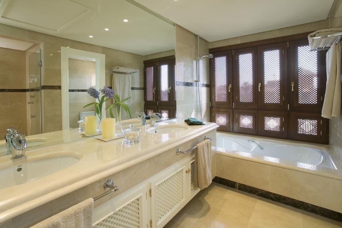 3 slaapkamer Penthouse te koop in Marbella met zwembad garage - € 1.200.000 (Ref: 9447476)