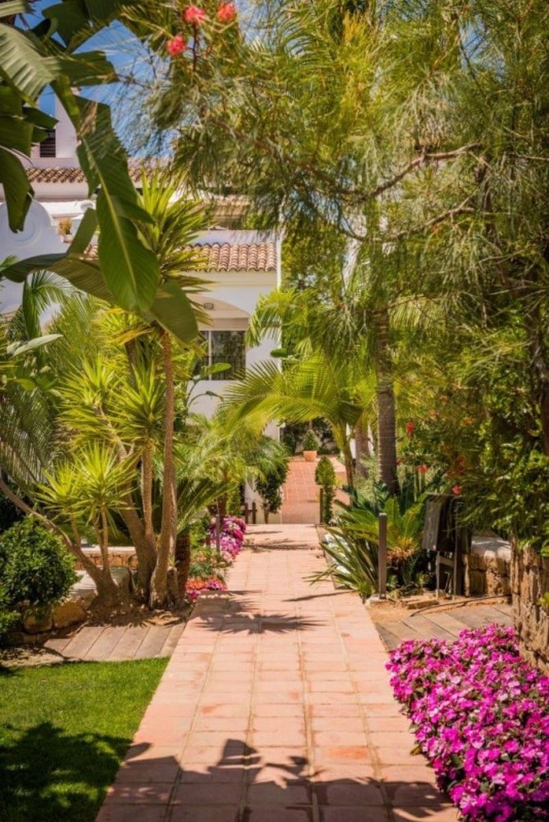 2 Zimmer Apartment zu verkaufen in Marbella mit Pool Garage - 380.000 € (Ref: 9447484)