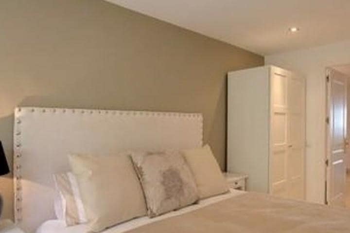 Apartamento de 3 habitaciones en Marbella en venta con piscina garaje - 695.000 € (Ref: 9447487)