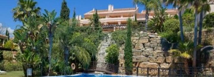 Apartamento de 3 habitaciones en Marbella en venta con piscina garaje - 695.000 € (Ref: 9447487)