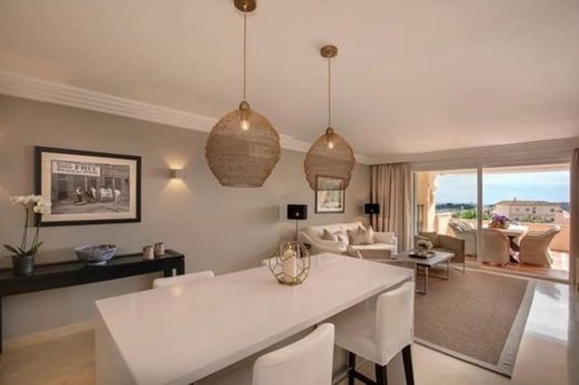 Apartamento de 3 habitaciones en Marbella en venta con piscina garaje - 695.000 € (Ref: 9447487)