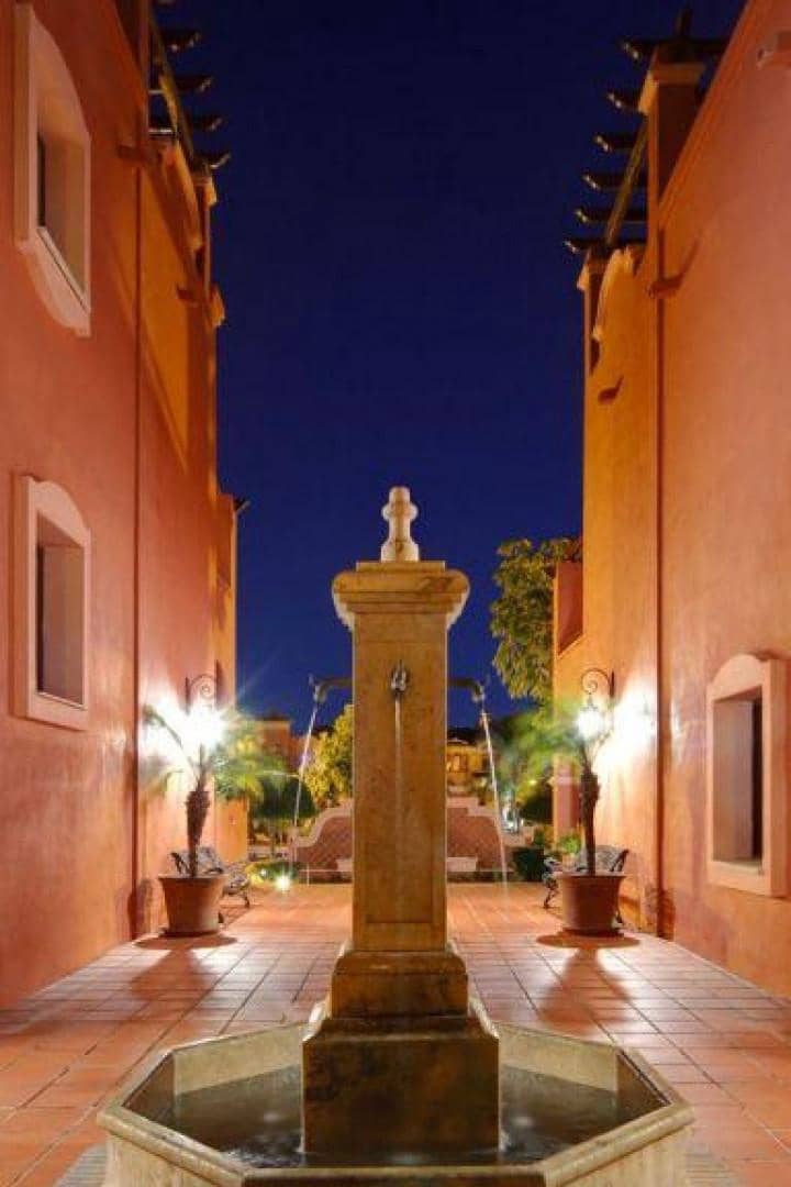 2 soveværelse Penthouse til salg i Puerto Banus med swimmingpool garage - € 549.500 (Ref: 9447498)