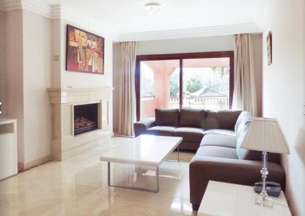 2 soveværelse Penthouse til salg i Puerto Banus med swimmingpool garage - € 549.500 (Ref: 9447498)