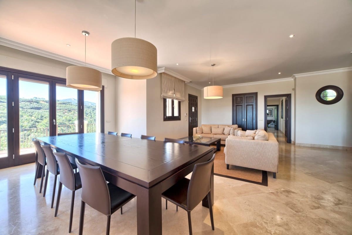 7 soverom Villa til salgs i Marbella med svømmebasseng garasje - € 3 700 000 (Ref: 9447508)