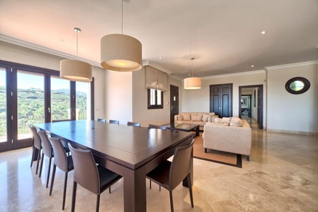 7 soverom Villa til salgs i Marbella med svømmebasseng garasje - € 3 700 000 (Ref: 9447508)