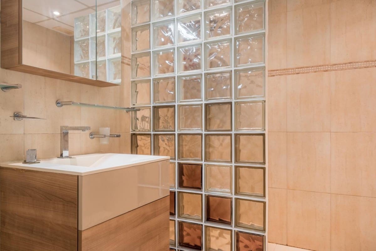 2 bedroom Apartment for sale in Marbella with pool - € 450,000 (Ref: 9447514)