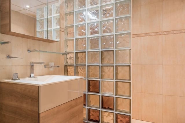 2 bedroom Apartment for sale in Marbella with pool - € 450,000 (Ref: 9447514)