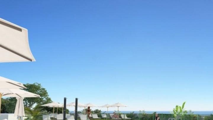 4 soveværelse Byhus til salg i Sotogrande med swimmingpool garage - € 315.000 (Ref: 9447518)