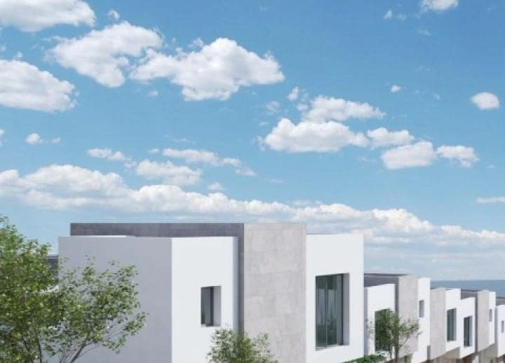 3 makuuhuone Omakotitalo myytävänä paikassa Marbella mukana uima-altaan 
autotalli - 650 000 € (Ref: 9447532)