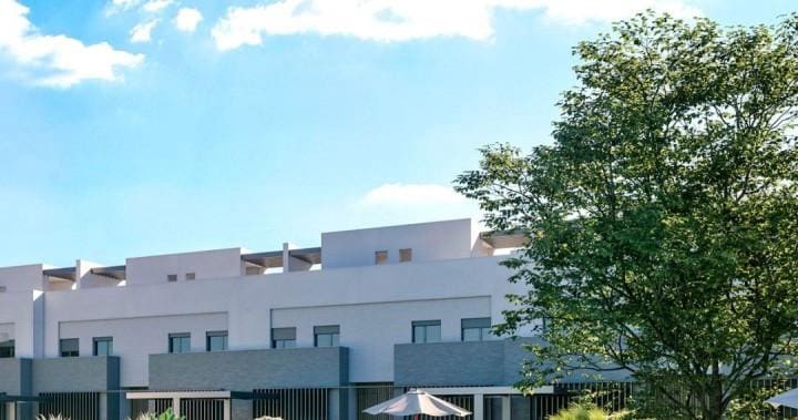 3 sypialnia Dom na sprzedaż w Estepona z basenem garażem - 620 000 € (Ref: 9447561)