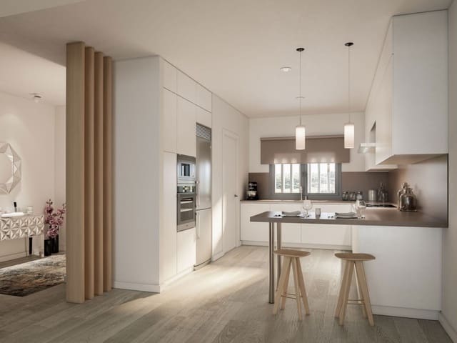 3 soveværelse Byhus til salg i Estepona med swimmingpool garage - € 620.000 (Ref: 9447561)