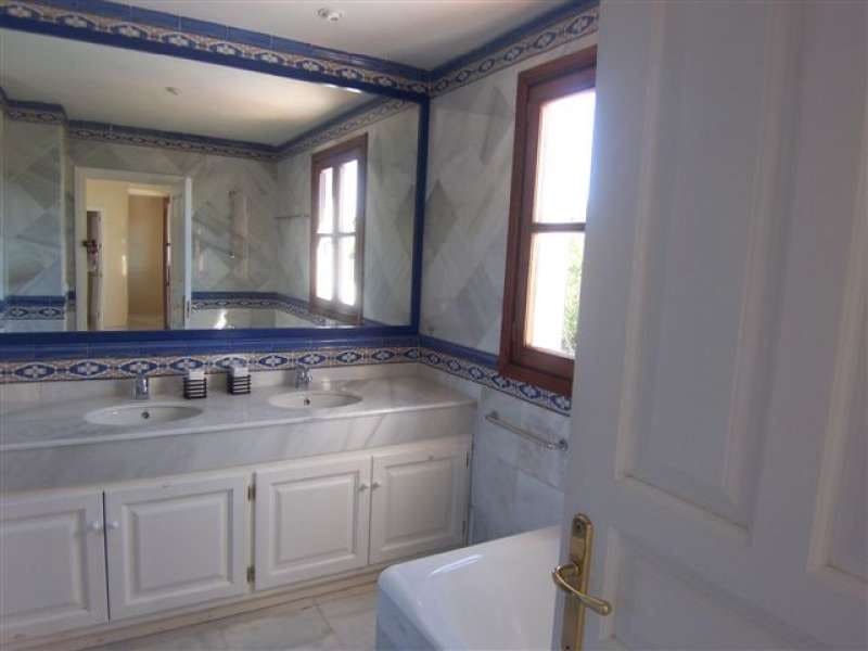 6 sypialnia Willa na sprzedaż w Marbella z basenem - 3 500 000 € (Ref: 9447562)