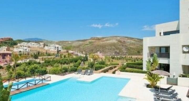 Apartamento de 2 habitaciones en Marbella en venta con piscina - 329.950 € (Ref: 9447563)