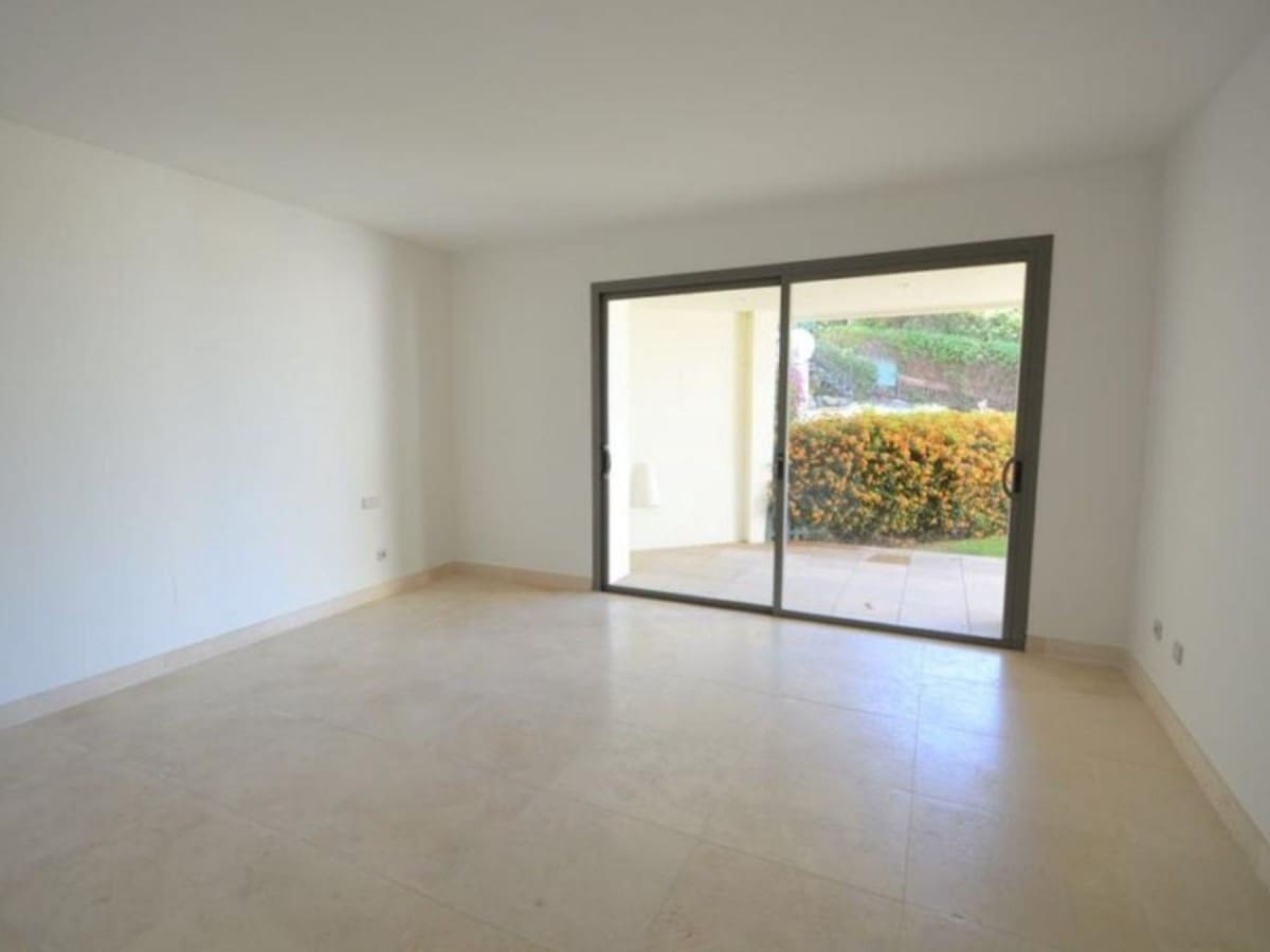 Apartamento de 2 habitaciones en Marbella en venta con piscina - 329.950 € (Ref: 9447563)