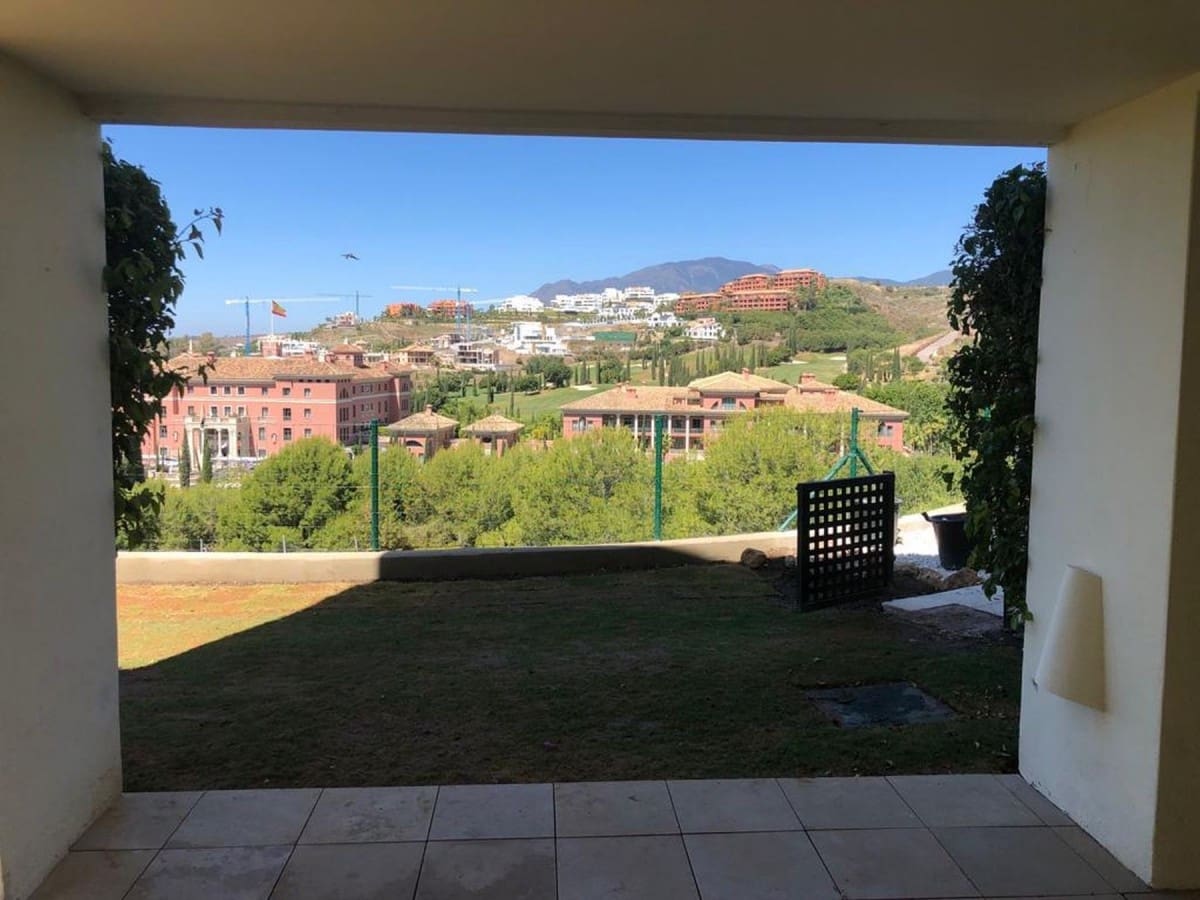 Apartamento de 2 habitaciones en Marbella en venta con piscina - 329.950 € (Ref: 9447563)