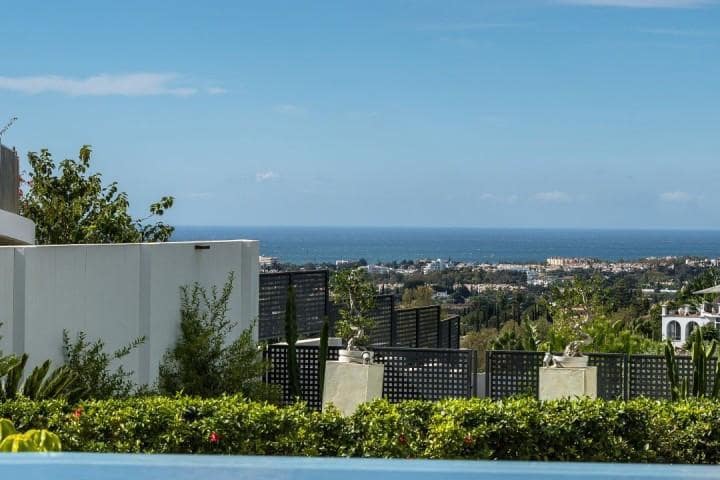 Chalet de 5 habitaciones en Marbella en venta con piscina garaje - 2.795.000 € (Ref: 9447568)