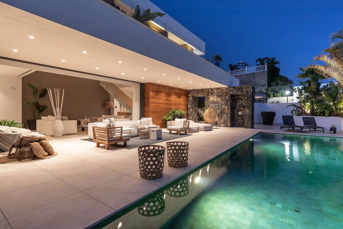 Chalet de 5 habitaciones en Marbella en venta con piscina garaje - 2.795.000 € (Ref: 9447568)