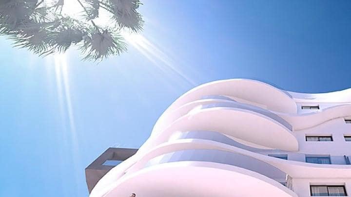 Apartamento de 2 habitaciones en Estepona en venta con piscina garaje - 350.950 € (Ref: 9447574)