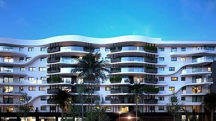 Apartamento de 2 habitaciones en Estepona en venta con piscina garaje - 350.950 € (Ref: 9447574)