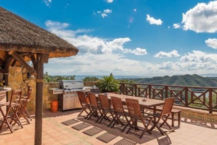 4 sypialnia Willa na sprzedaż w Marbella z basenem garażem - 1 195 000 € (Ref: 9447586)