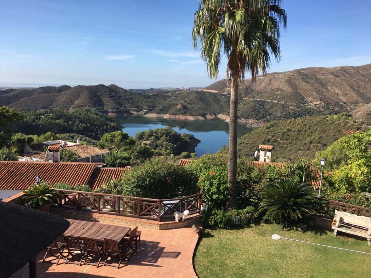 4 sypialnia Willa na sprzedaż w Marbella z basenem garażem - 1 195 000 € (Ref: 9447586)