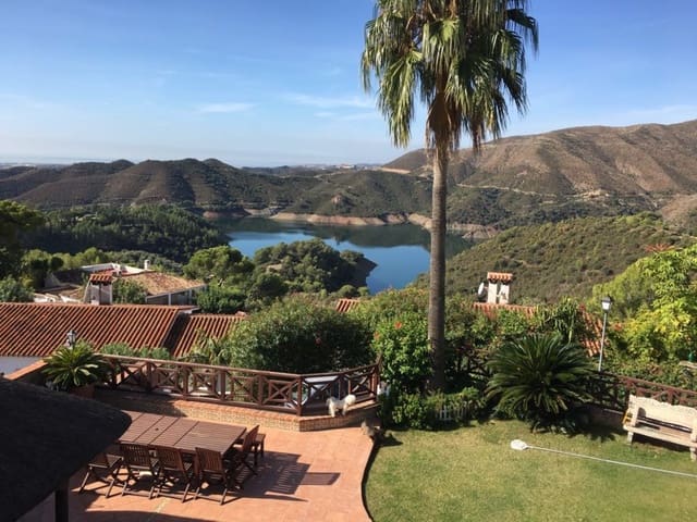 4 sypialnia Willa na sprzedaż w Marbella z basenem garażem - 1 195 000 € (Ref: 9447586)