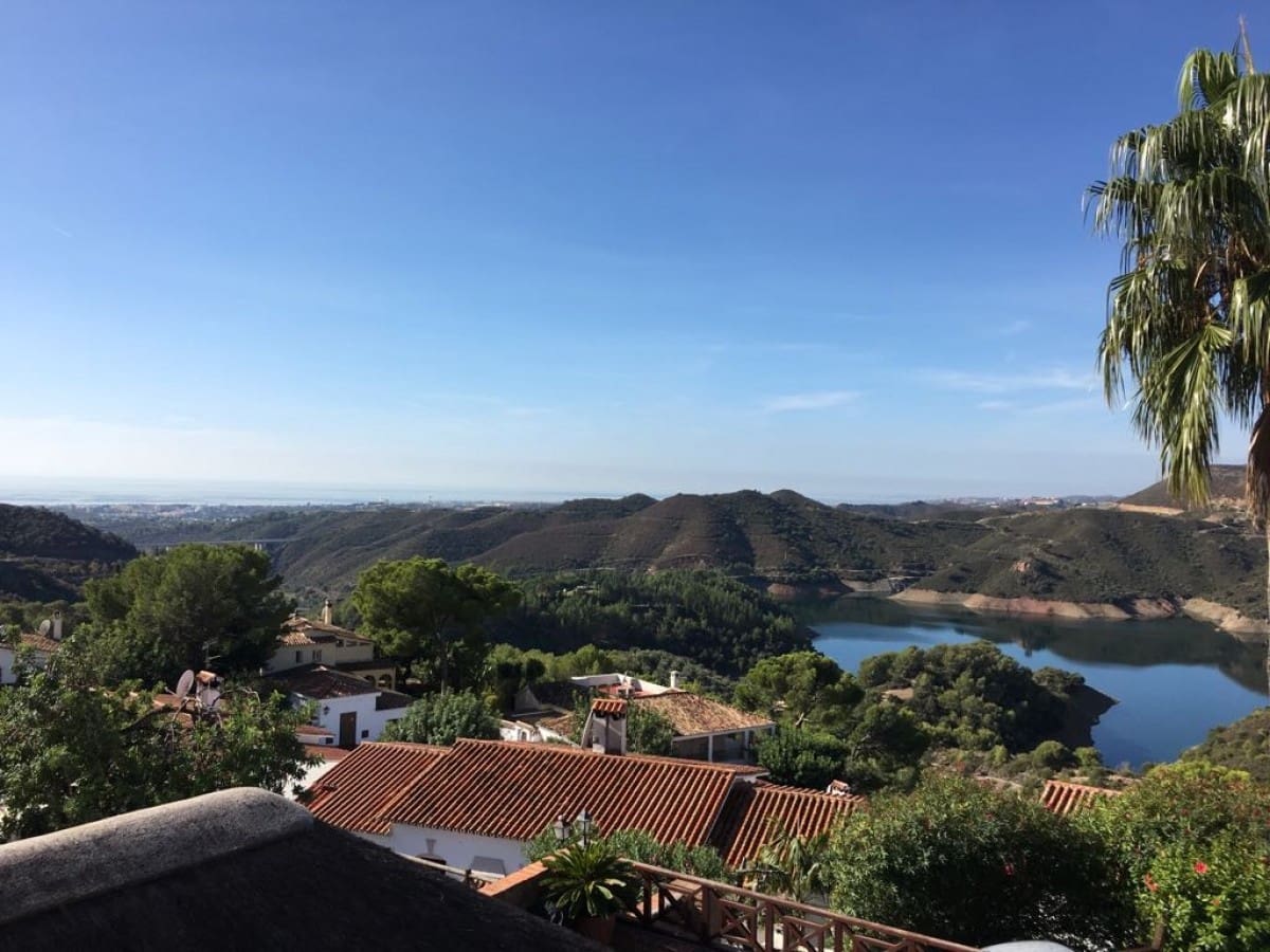 4 sypialnia Willa na sprzedaż w Marbella z basenem garażem - 1 195 000 € (Ref: 9447586)