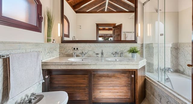 Ático de 3 habitaciones en Marbella en venta con piscina - 1.595.000 € (Ref: 9447590)