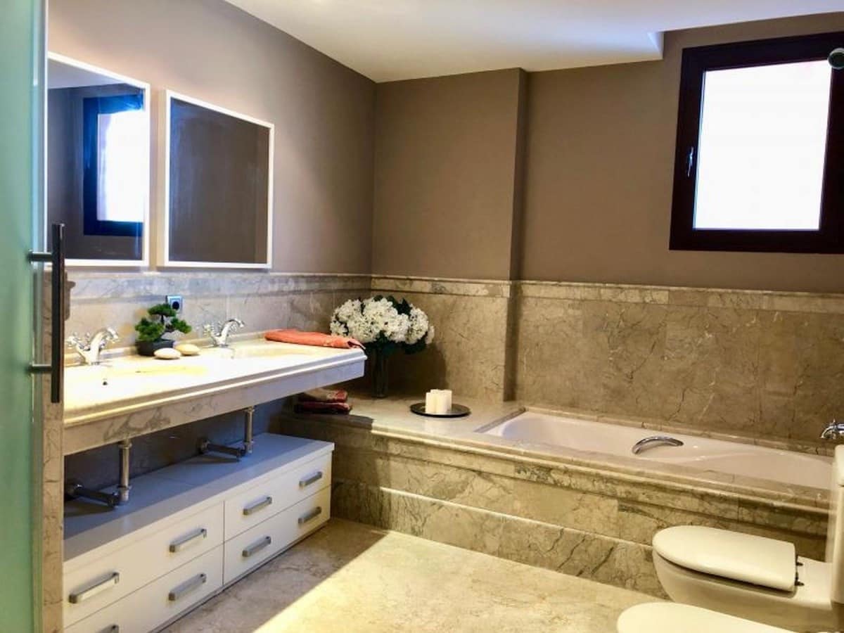 3 Zimmer Apartment zu verkaufen in Marbella mit Pool - 850.000 € (Ref: 9447592)