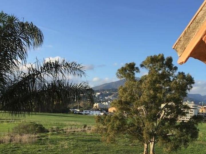 3 makuuhuone Omakotitalo myytävänä paikassa Marbella mukana uima-altaan - 315 000 € (Ref: 9447595)