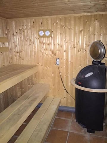 3 makuuhuone Omakotitalo myytävänä paikassa Marbella mukana uima-altaan - 315 000 € (Ref: 9447595)