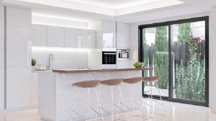 6 soverom Villa til salgs i Golden Mile med svømmebasseng garasje - € 2 400 000 (Ref: 9447599)