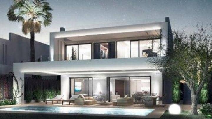 6 soverom Villa til salgs i Golden Mile med svømmebasseng garasje - € 2 400 000 (Ref: 9447599)